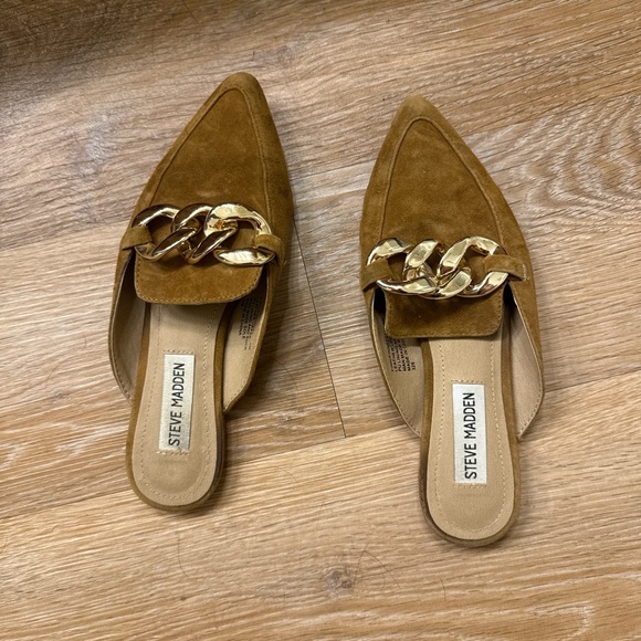 Steve Madden Tan Suede Mules with Gold Chain Accent - Picture 1 of 3